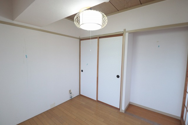 コーポ寄附町 401 リビング
