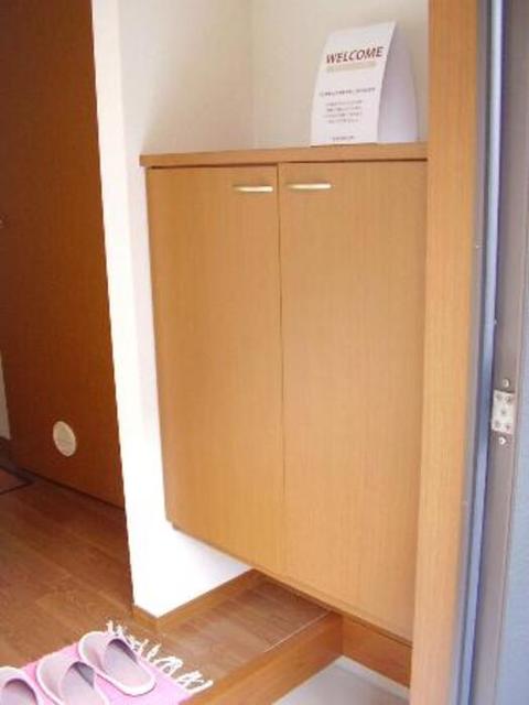 セジュール程島　Ⅰ 103 玄関