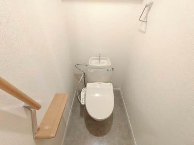 エバーグリーン　B 202 トイレ