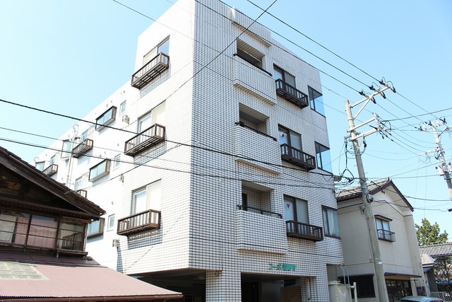 コーポ寄附町 303 外観