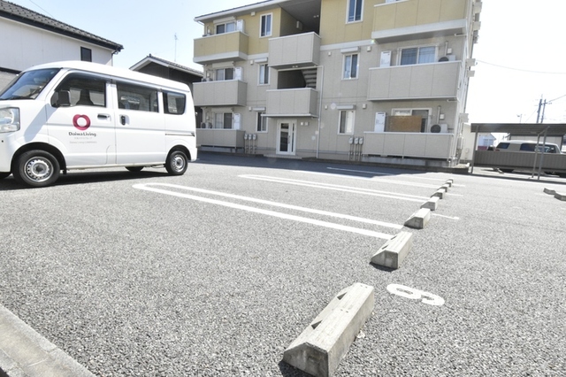 グランジェロ 301 駐車場