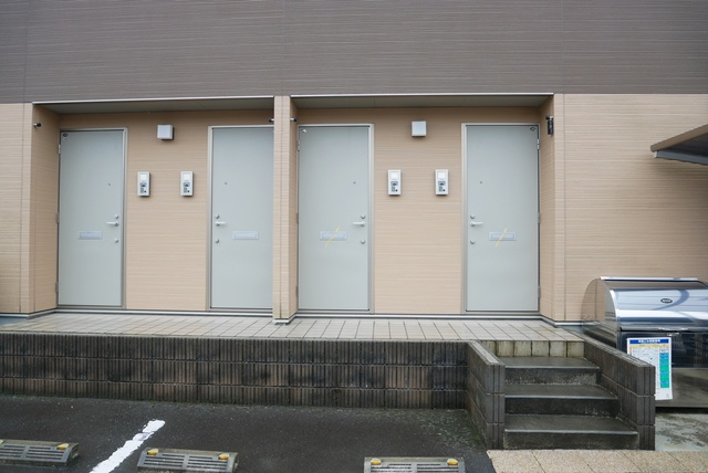 ステューディオ　ウィロー 102 玄関