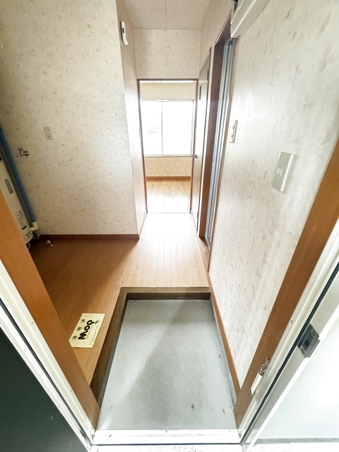 ミドルロード 206 玄関