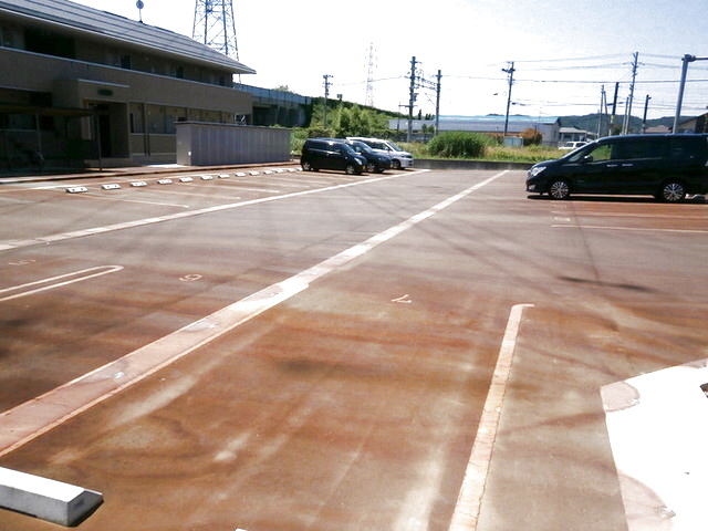 サンリジェール 207 駐車場
