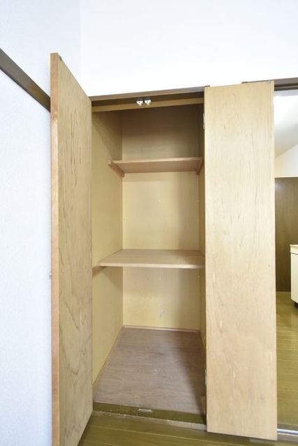 クリスタル大学南 103 収納