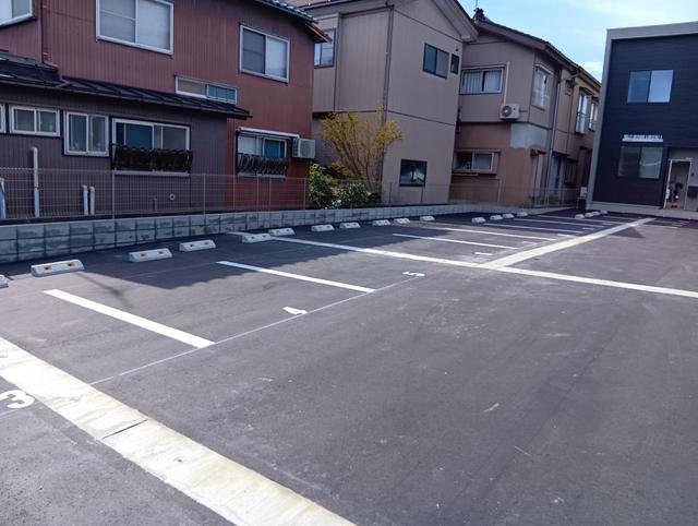 ミルズグランディール川崎B 101 駐車場