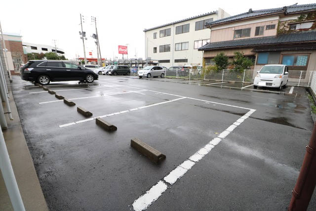 ホポロ大形本町 208 駐車場