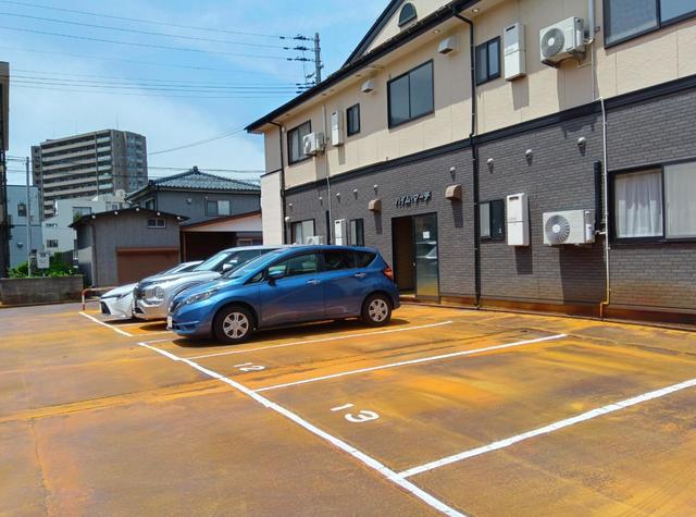 ハイムマーチ 203 駐車場