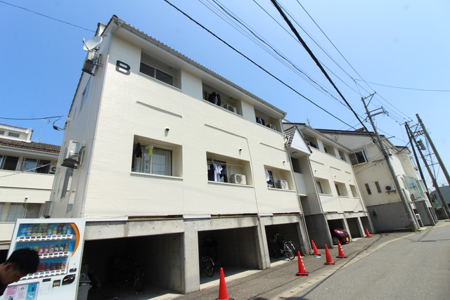 ＳＡＪＡ’９０Ｂ棟 102 駐車場