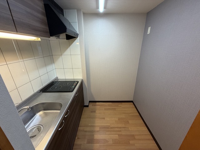 レジュイール東中通 201 キッチン