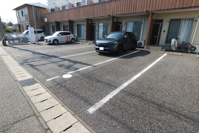 ヒルズ代官山Ⅰ 2 駐車場