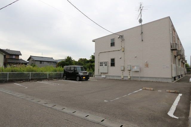 Ｐｅｒｓｉｍｍｏｎ－Ｋ 201 駐車場