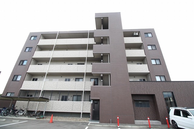プレジール 303 外観