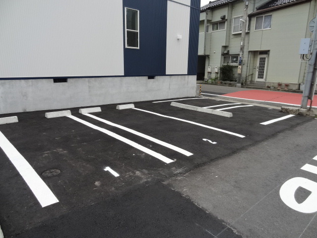 ファーストクラス古町13番町 201 駐車場