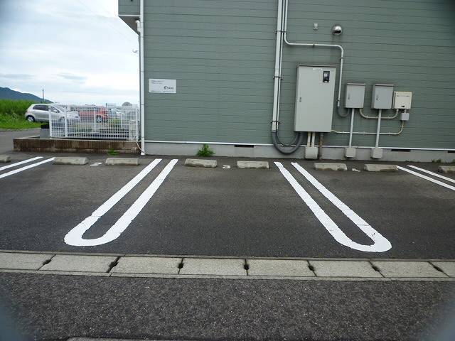 エクセルメゾンＡ 201 駐車場