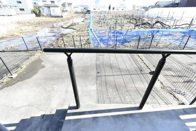 ベルウッド　Ａ 102 庭