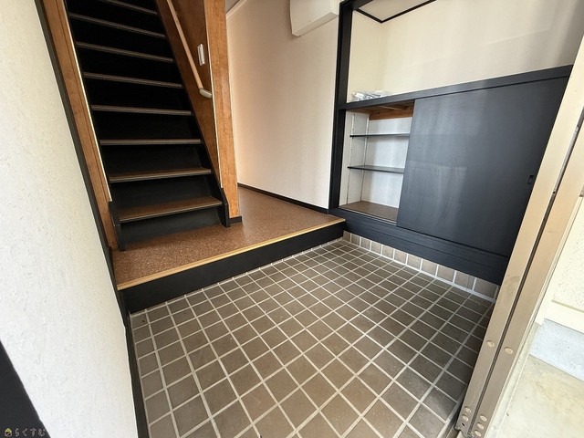 宮栄２丁目貸家 0 玄関