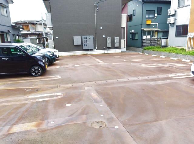 アンジュール・オッツ 202 駐車場