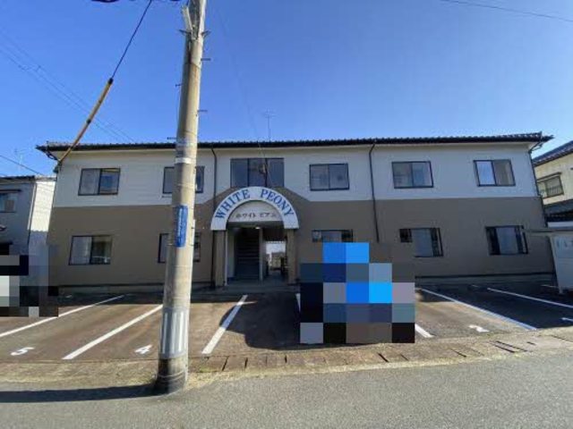 ホワイトピアニ 205 外観