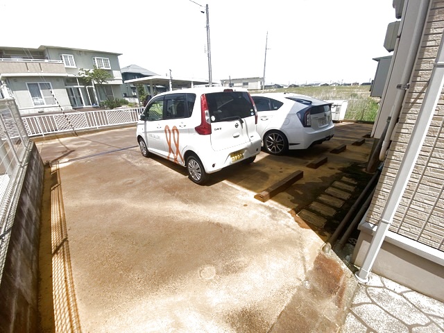 なでしこ 202 駐車場