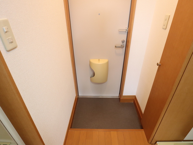 シャレー富塚町Ａ棟 205 玄関