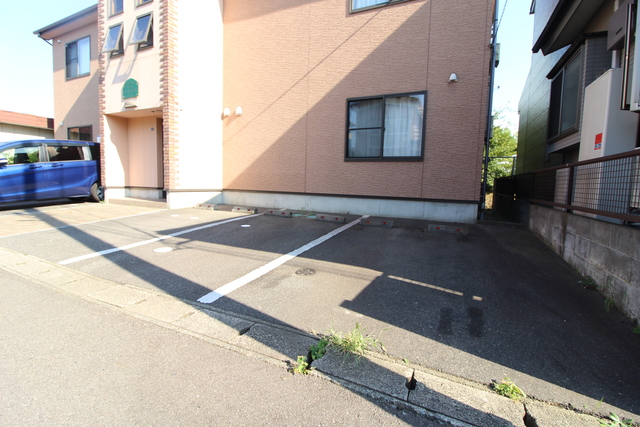 ハピネス 101 駐車場
