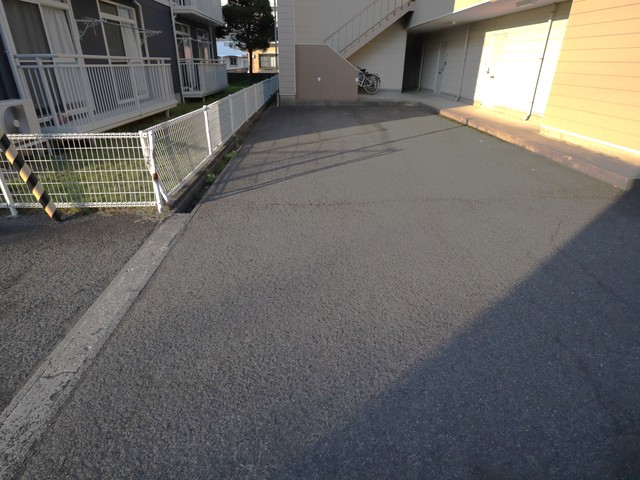 ハイツ外ヶ輪 206 駐車場