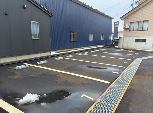 フォルテ 102 駐車場