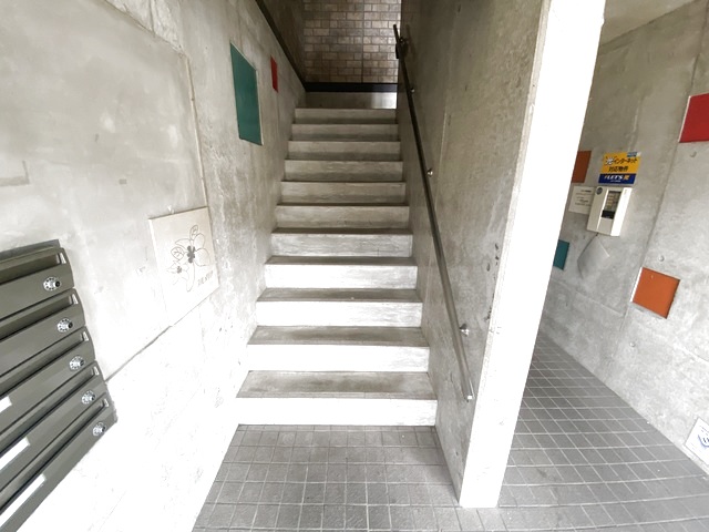 プルメリア 302 玄関