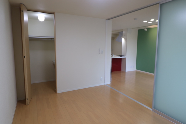 シャーメゾン川端町 105 リビング
