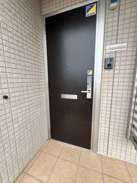 プリマクラッセ 101 玄関