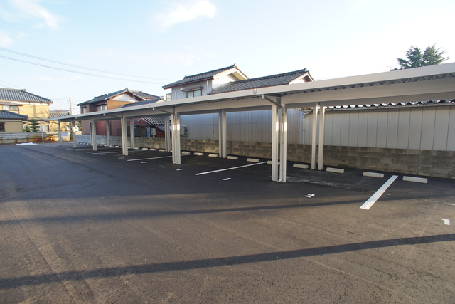 ロイヤルパレス燕　Ⅱ 205 駐車場