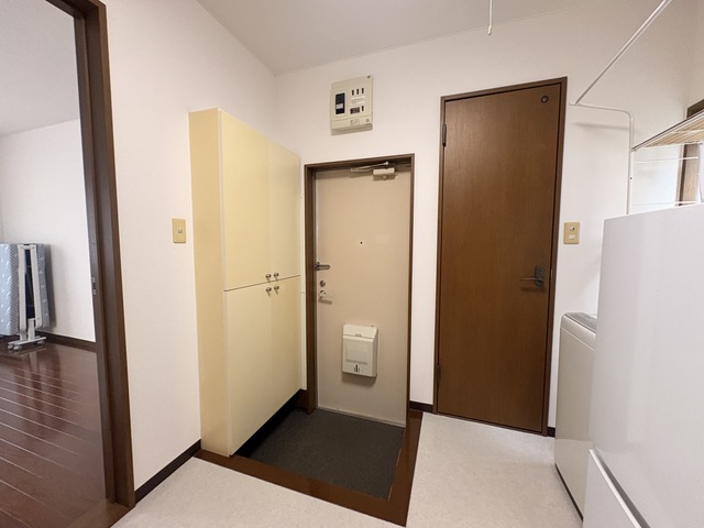 ビバリーヒルズⅥ 101 玄関