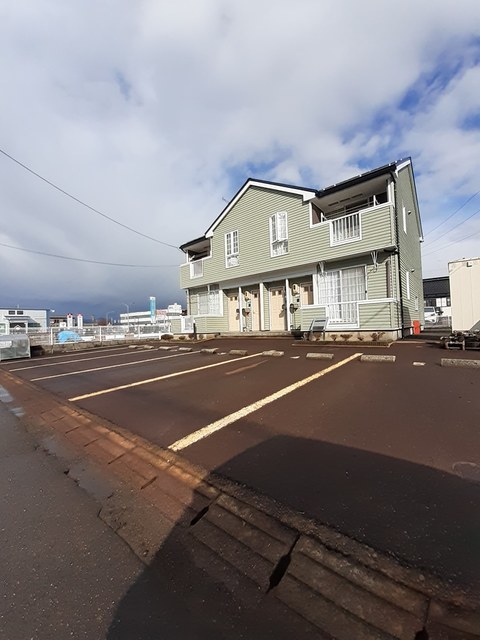 ヒルサイド 101 駐車場