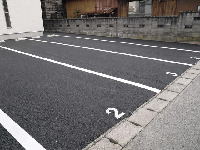 ｔｏ　ｇｒａｃｅ　（トゥ　グレイス） 101 駐車場