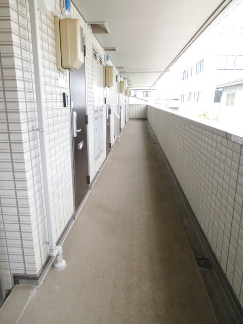 ＷＨＩＴＥ　ＲＯＯＭ曙 203 玄関