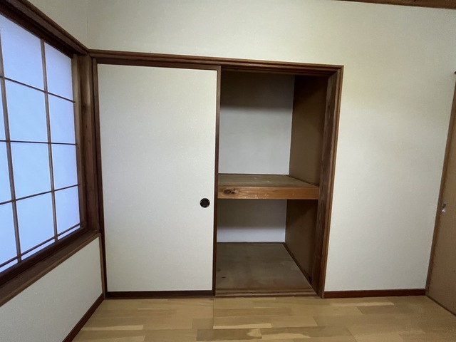 メゾンアイリス 112 収納