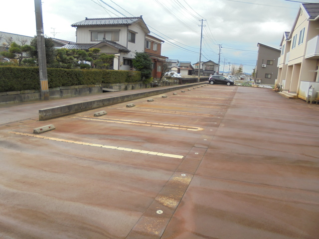 ウエストサイド壱番館 103 駐車場