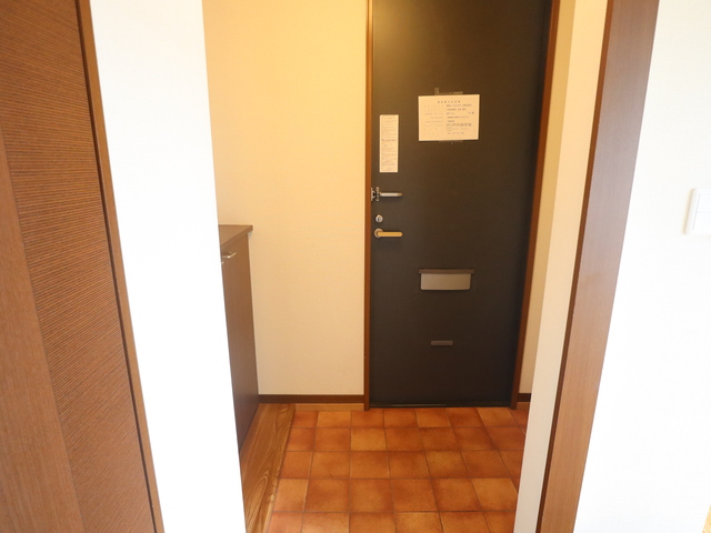 クレセールもも　B 202 玄関
