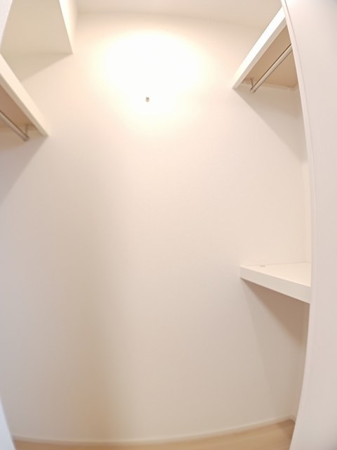 ラーゴム　Ⅱ 205 収納