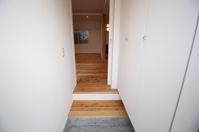 Ａｐａｒｔｍｅｎｔ十三 105 玄関