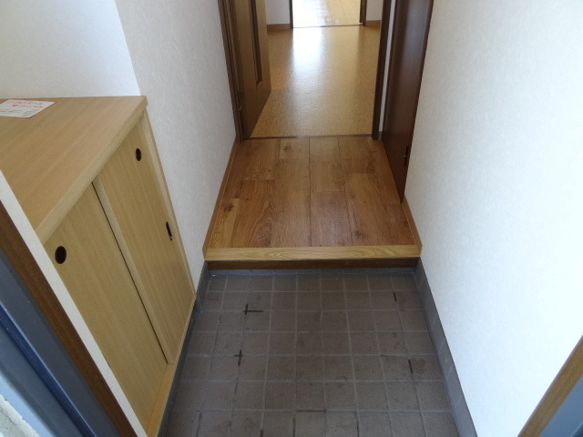 リアライズ西湊町通 703 玄関
