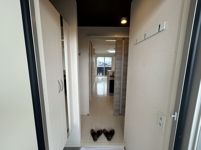 アクシア西本町 306 玄関