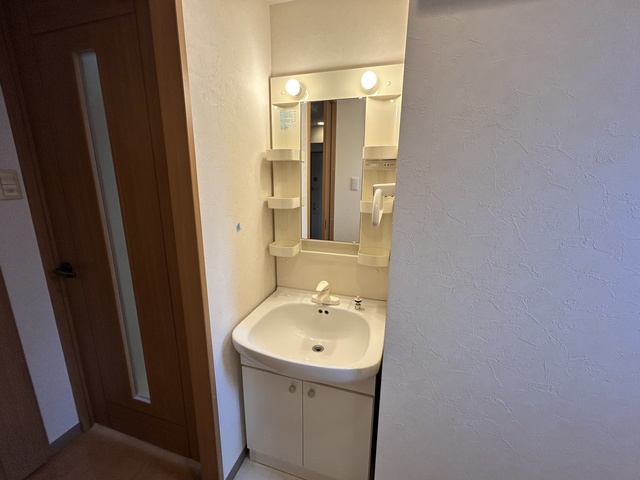 ローザ東中通 602 洗面所