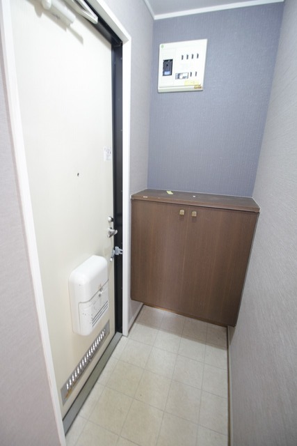 グランシャリオ結　B 203 玄関