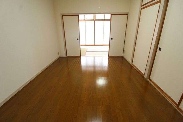 ハイライフ鳥屋野 205 リビング