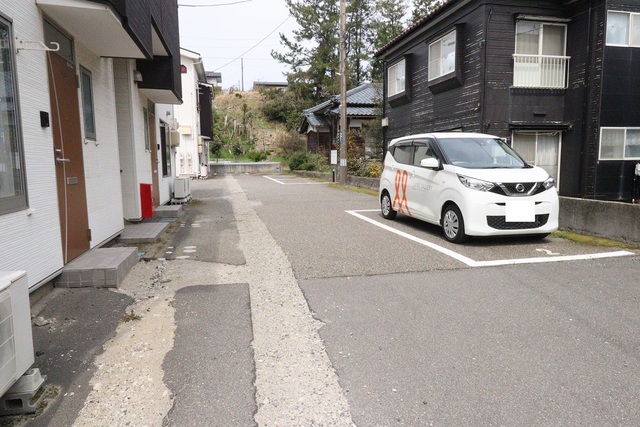 ルフィ寺尾B 102 駐車場