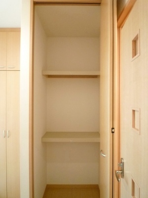アプロス三ツ郷屋 101 収納