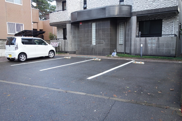 ＡＥＳヒルズ水道町 101 駐車場