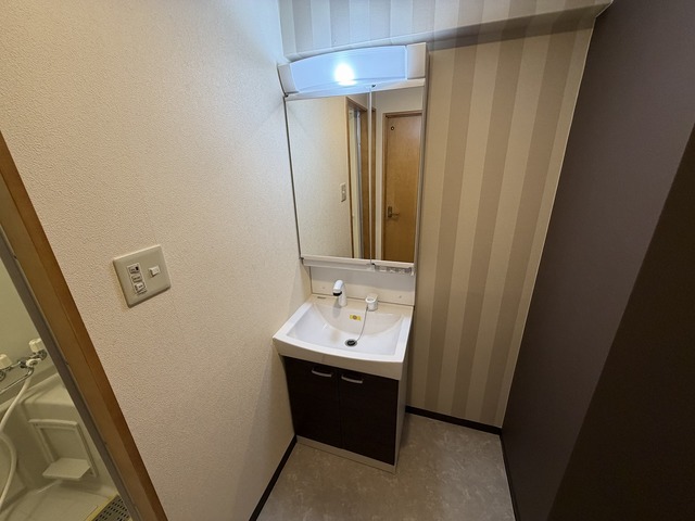 レジュイール東中通 201 その他設備